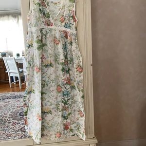 Summer weight nightgown Excellent condition;